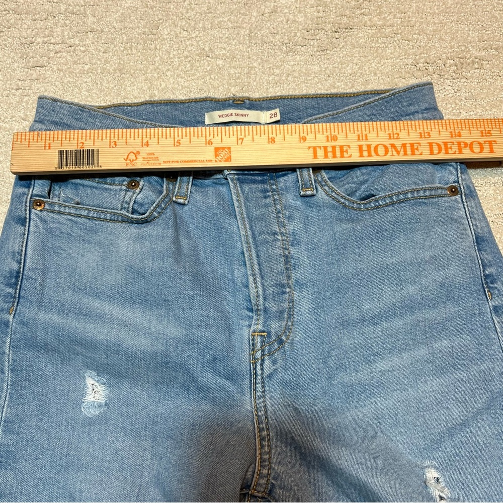 Levis Wedgie Skinny Distressed Jeans Size 28 Button Fly - Picture 5 of 7